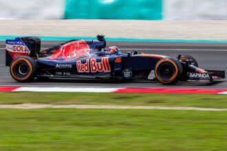 Ο Daniil Kvyat της Scuderia Toro Rosso κατά τη διάρκεια των προκριματικών για το Grand Prix της Μαλαισίας Formula 2016 XNUMX