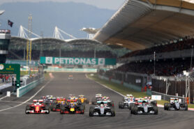 The start during the Malaysia Formula One Grand Prix at Sepang Circuit on October 2, 2016 in Kuala Lumpur, Malaysia.