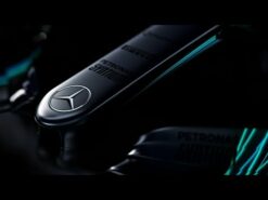 LIVE 360° F1 Reveal: See the New Silver Arrow First!