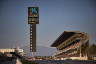 Quem tem o maior número de vitórias consecutivas F1 vitórias no mesmo GP?