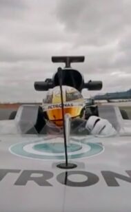 루이스 해밀턴 360년 2017° 온보드 랩 F1 해설이 있는 자동차!