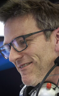 Countdown zu W12 mit James: Aufbau eines neuen F1 Auto!