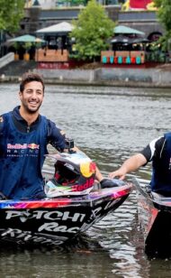 Daniel RicciardoとMax Verstappenによるメルボルンディンギーダッシュ