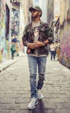 Exploring Melbourne with Lewis Hamilton