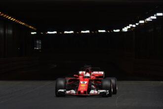 Vettel plays down Ferrari contract talk