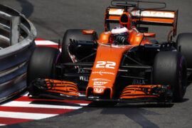 Jenson Button driving the McLaren MCL32 Honda at Monaco (2017)