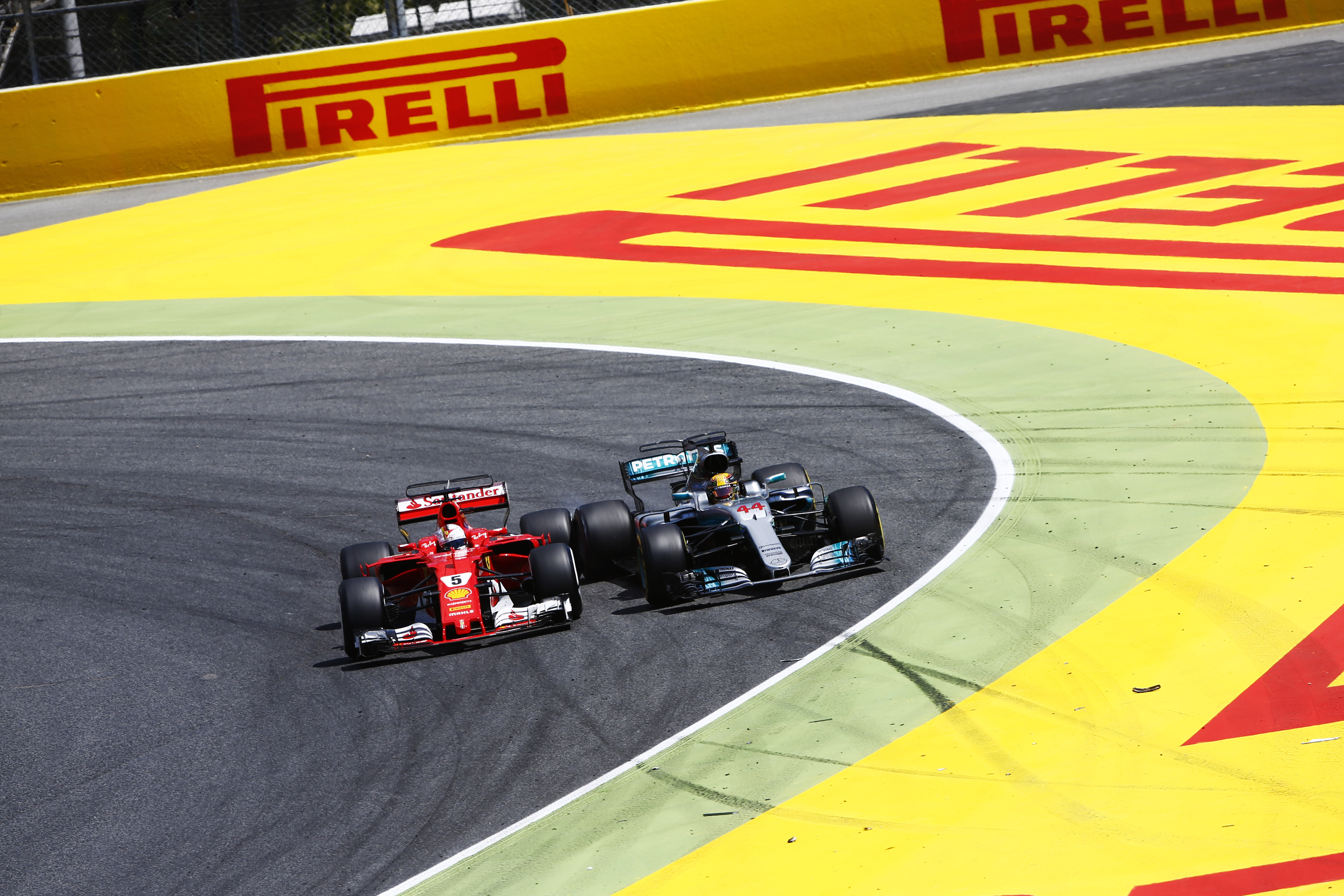 Sebastian Vettel:すべてのWiki情報、年齢、F1統計、勝利、タイトルを表示 Sebastian Vettel:すべてのWiki情報、年齢、F1統計、勝利、タイトルを表示
