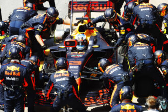 Ricciardo: Renault has upgrade in Baku