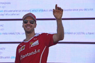 Report: Ferrari offers Vettel three-year contract
