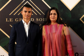 Pascal Wehrlein (O), Sauber F1 Zespół. Monisha Kaltenborn (Auta), Sauber F1 Dyrektor generalny i szef zespołu. Le Grand Soir, Wielki Wieczór.