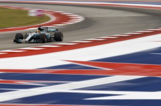 Lewis Hamilton rijdt met de Mercedes W09 op COTA