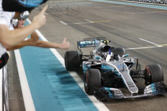 Валттери Боттас выигрывает Абу-Даби GP с Mercedes W08 (2017)
