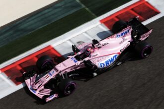 Sergio Pérez (MEX) Sahara Force India F1 VJM10. Gran Premio de Abu Dabi, viernes 24 de noviembre de 2017. Circuito Yas Marina, Abu Dabi, Emiratos Árabes Unidos.