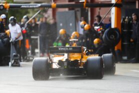 Circuit de Catalunya, Barcelona, Spain. Thursday 08 March 2018. Stoffel Vandoorne, McLaren MCL33 Renault, makes a pit stop.