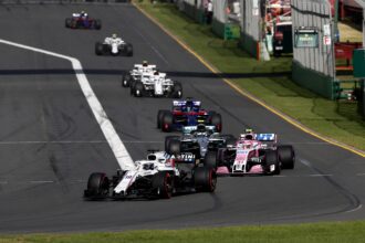 Albert Park, Melbourne, Australia. Sunday 25 March 2018. Lance Stroll, Williams FW41 Mercedes, leads Esteban Ocon, Force India VJM11 Mercedes, Brendon Hartley, Toro Rosso STR13 Honda, Marcus Ericsson, Sauber C37 Ferrari, Charles Leclerc, Sauber C37 Ferrari, and Sergey Sirotkin, Williams FW41 Mercedes.