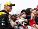 Nico Hulkenberg Renault signs autographs for the fans. Chinese Grand Prix 2018.