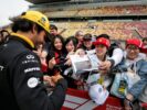 Carlos Sainz Jr Renault signs autographs for the fans. Chinese Grand Prix 2018