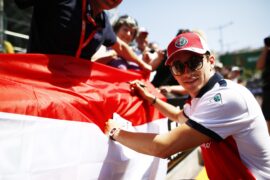 Charles Leclerc Sauber with fans at Monaco GP F1/2018.
