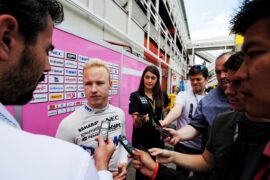 En el pitlane: Gene Haas decidirá el 4 Mazepin calla sobre las conversaciones de padre con Williams