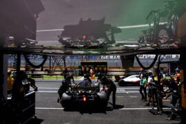Carlos Sainz Jr (ESP) Renault Sport F1 Team RS18 in the pits. French Grand Prix 2018