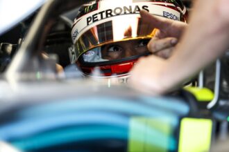 Hamilton not commenting on contract rumours