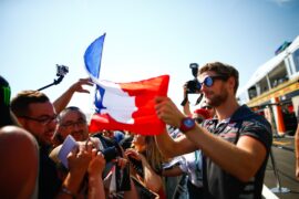 Romain Grosjean Haas with fans French GP F1/2018