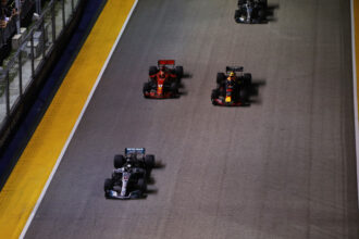 Lewis Hamilton, Max Verstappen und Sebastian Vettel auf der Strecke in Singapur GP F1 / 2018