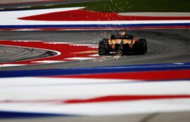 Sparks fly from the rear of Fernando Alonso, McLaren MCL33 US GP F1/2018