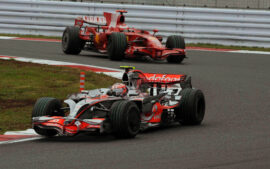 迈凯轮MP4-23 Mercedes由Heikki Kovalainen在日本（铃鹿）2008驾驶