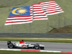 Jenson Button driving the BAR-Honda 005, Sepang circuit, Malaysia (2003)