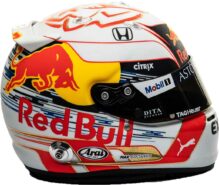 F1 drivers wait for 2019 helmet approval