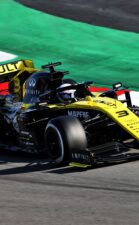 Ricciardo looses Renaul RS19 rear wing element