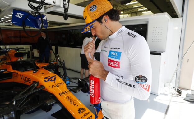 Sainz urges Renault to improve reliability 1 Sainz urges Renault to improve reliability
