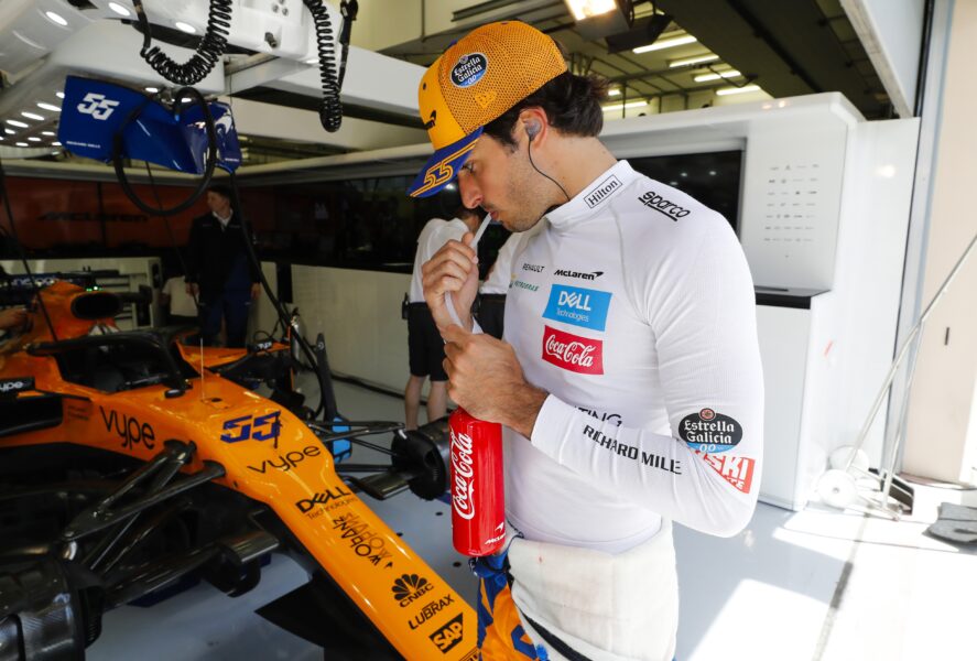 Sainz urges Renault to improve reliability
