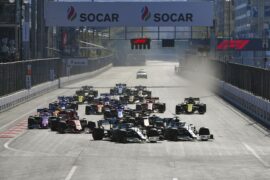 Diving into 1st corner right after the start of the 2019 Azerbaijan Formula 1 Grand Prix in Baku.