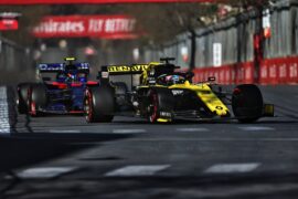 Daniel Ricciardo, Renault RS19 leads Alexander Albon (Toro Rosso STR14) during the 2019 Azerbaijan F1 GP
