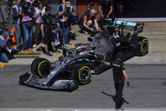 Wolff admits Mercedes 'super strong'