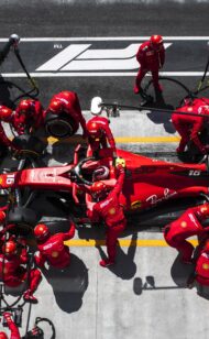 Le stand de Formule 1 s'arrête en 1950 et aujourd'hui