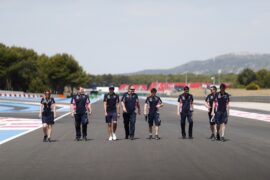 Lance Stroll, Racing Point, walks the track with his team French GP F1/2019