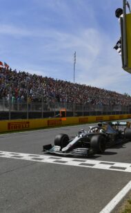 Signs of reliability trouble at Mercedes