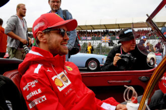 Vettel quiere F1 'duplicar los cilindros'