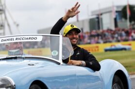 Rival boss says Ricciardo 'frustrated'