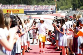 Hamilton 'staying calm' after setback