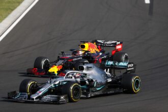 Max's vader hoopt Red Bull dicht bij Mercedes
