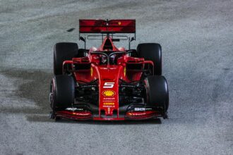 In questo giorno a F1 Storia: l'ultima vittoria di Vettel sotto i riflettori di Singapore