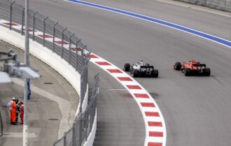 메르세데스 2019 러시아어 F1 GP 브리핑