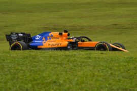 Carlos Sainz, McLaren MCL34, on a straight Brazilian GP F1/2019