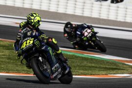 Wallpaper Pictures Hamilton & Rossi drive-swap in Valencia