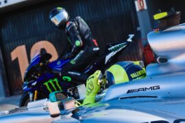 Wallpaper Pictures Hamilton & Rossi drive-swap in Valencia