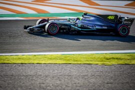 Wallpaper Pictures Hamilton & Rossi drive-swap in Valencia